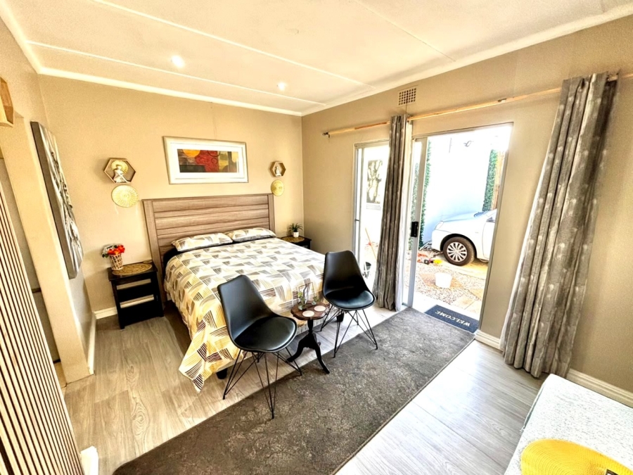 6 Bedroom Property for Sale in Vasco Estate Western Cape